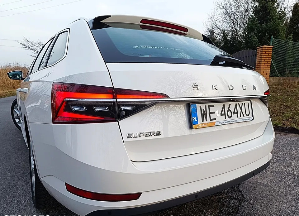 Skoda Superb cena 87700 przebieg: 121000, rok produkcji 2019 z Toruń małe 781